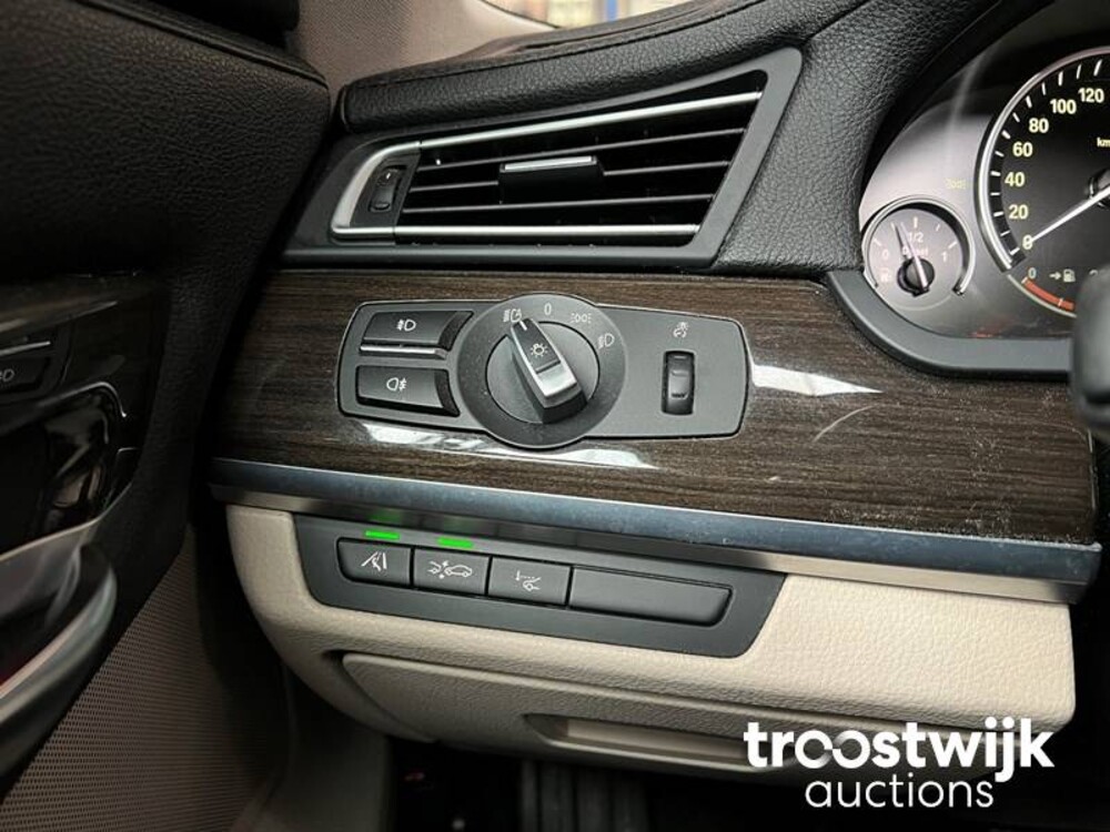 BMW 730d High Executive Car