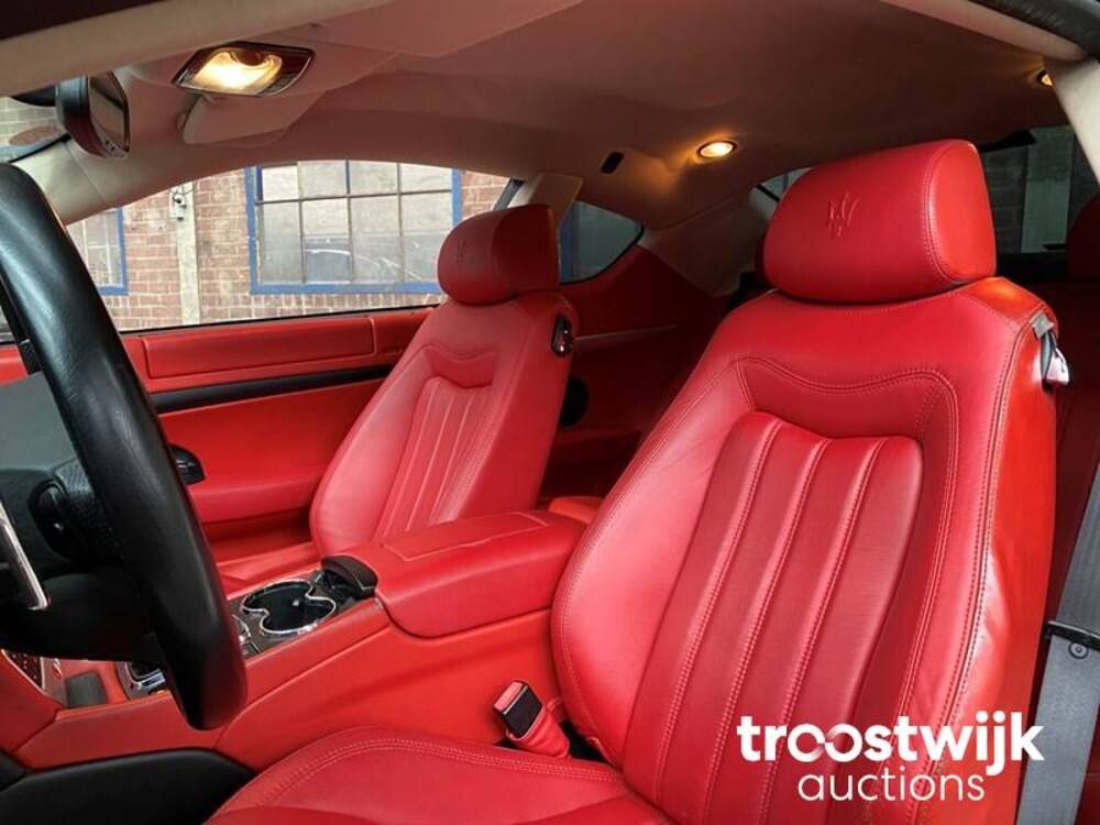 Maserati GranTurismo 4.2 V8 Car