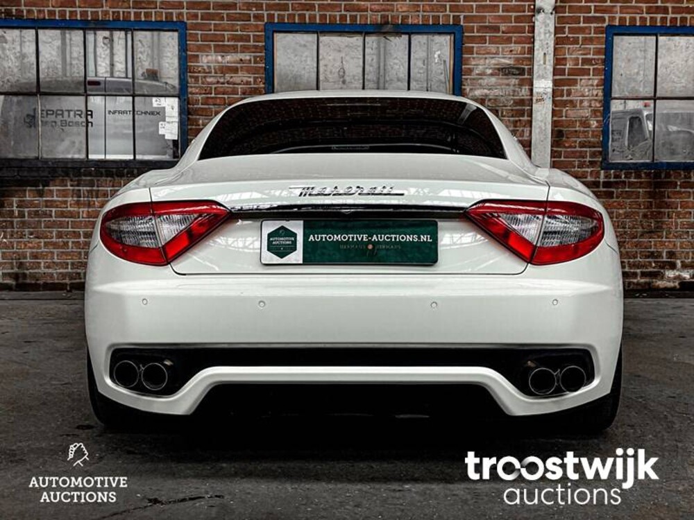 Maserati GranTurismo 4.2 V8 Car