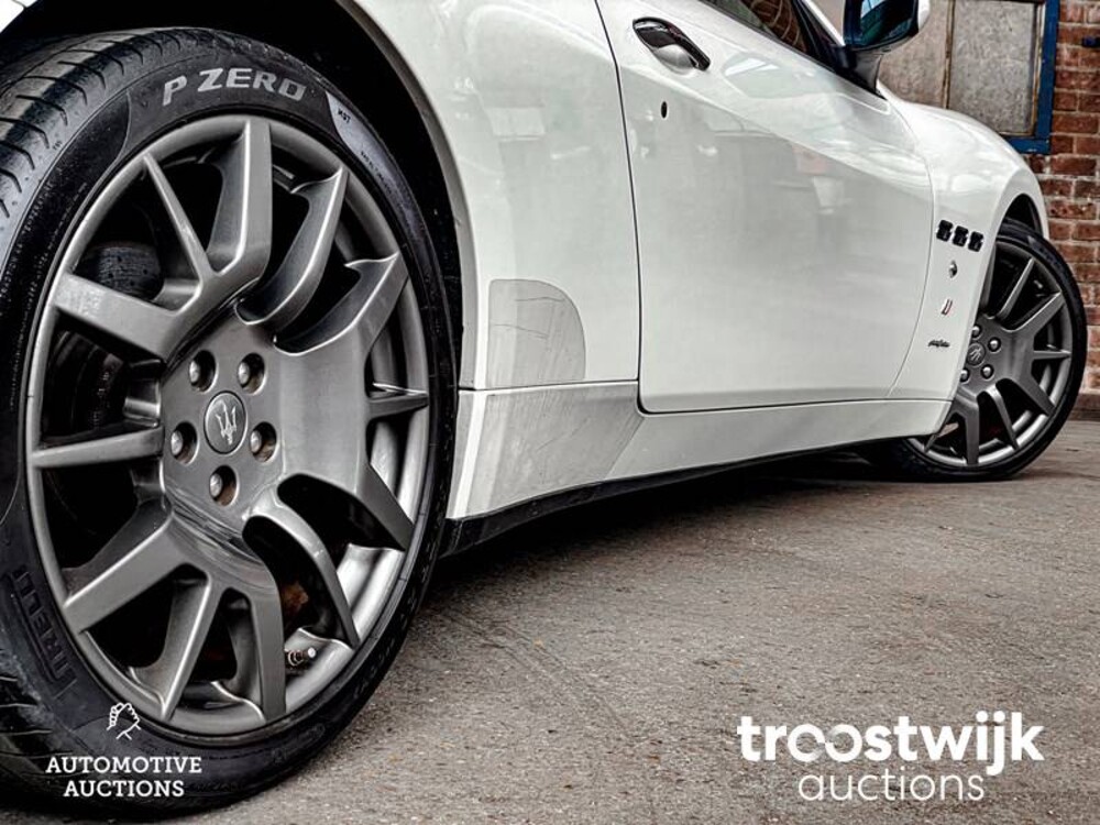 Maserati GranTurismo 4.2 V8 Car