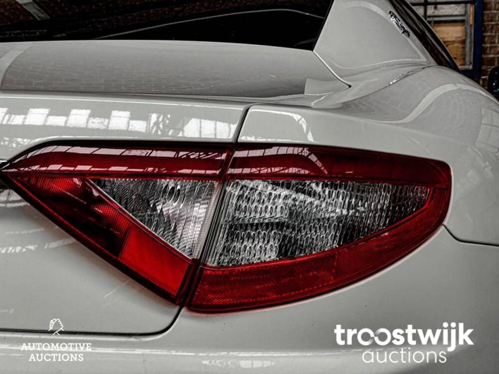 Maserati GranTurismo 4.2 V8 Car