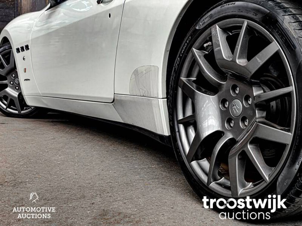 Maserati GranTurismo 4.2 V8 Car