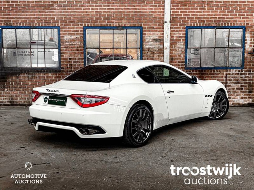 Maserati GranTurismo 4.2 V8 Car