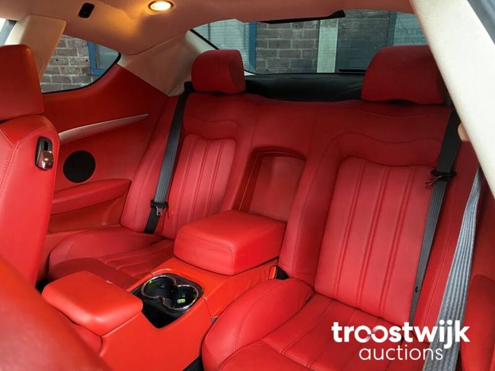 Maserati GranTurismo 4.2 V8 Car
