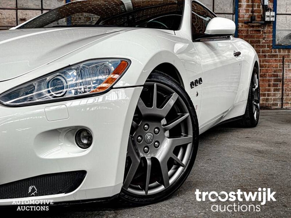 Maserati GranTurismo 4.2 V8 Car