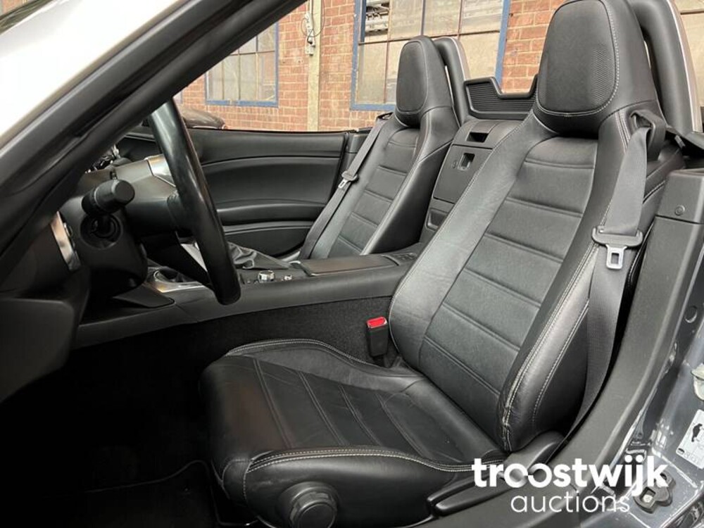 Fiat 124 Spider 1.4 M-Air T Lusso Car