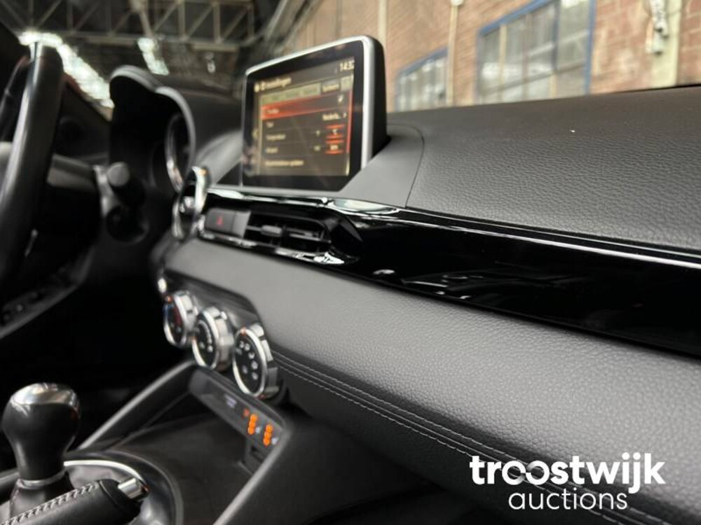 Fiat 124 Spider 1.4 M-Air T Lusso Car