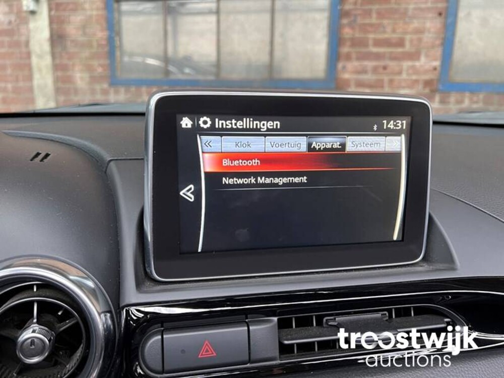 Fiat 124 Spider 1.4 M-Air T Lusso Car