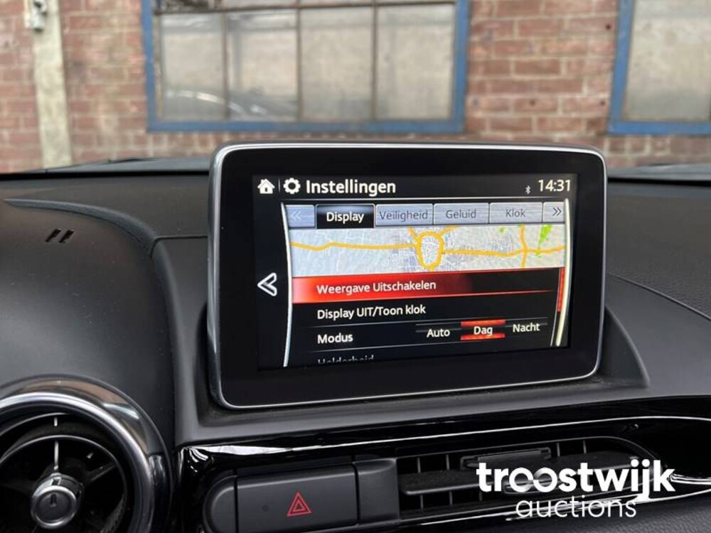 Fiat 124 Spider 1.4 M-Air T Lusso Car