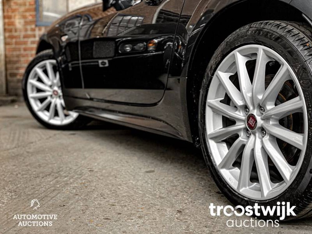 Fiat 124 Spider 1.4 M-Air T Lusso Car