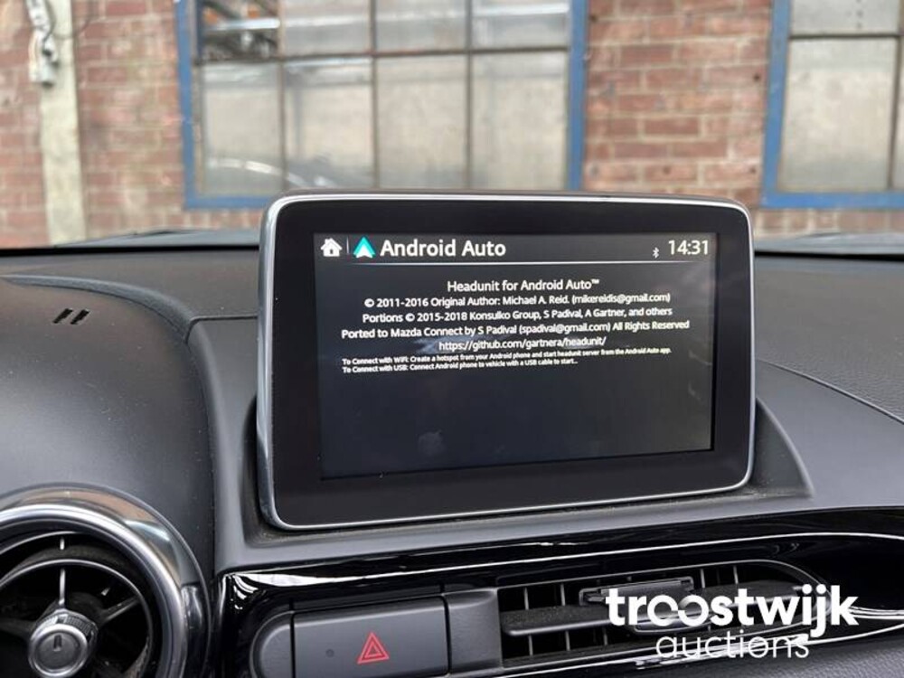 Fiat 124 Spider 1.4 M-Air T Lusso Car