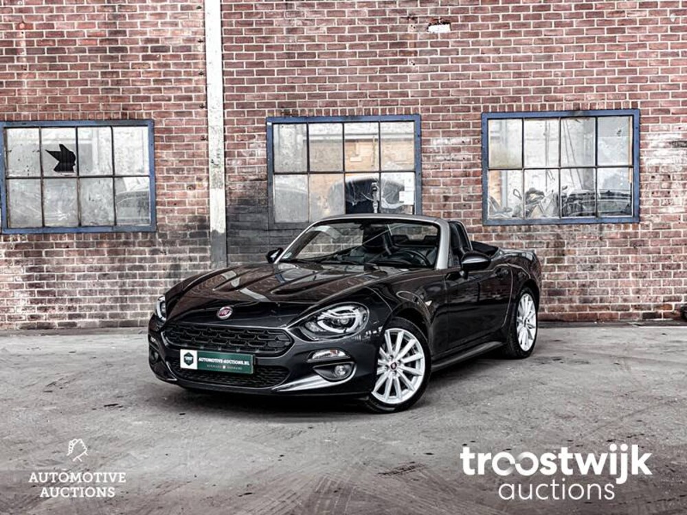 Fiat 124 Spider 1.4 M-Air T Lusso Car