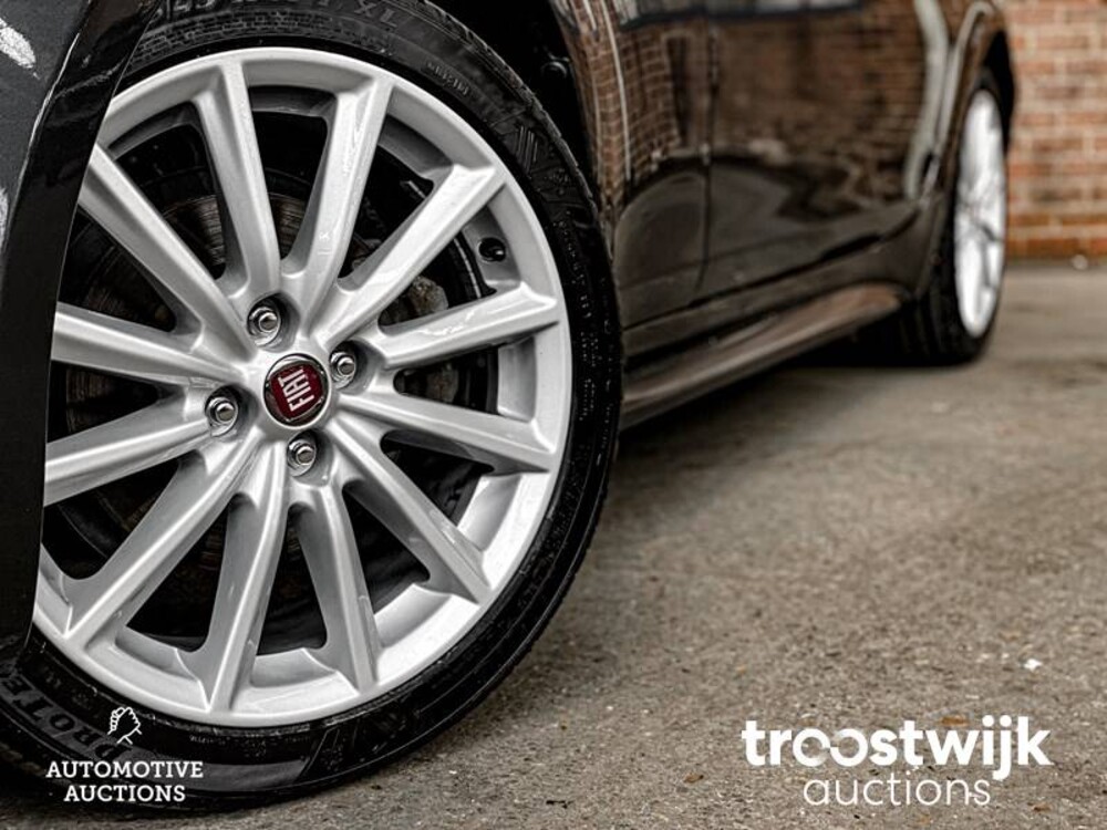 Fiat 124 Spider 1.4 M-Air T Lusso Car