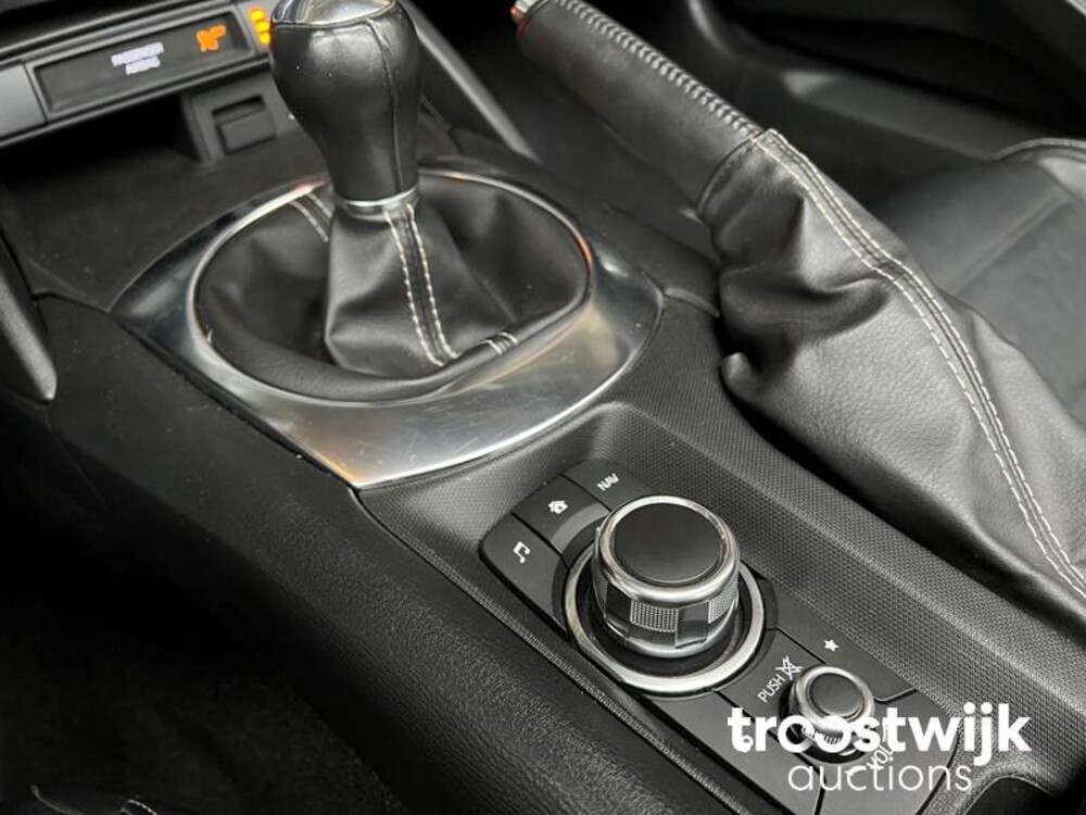 Fiat 124 Spider 1.4 M-Air T Lusso Car