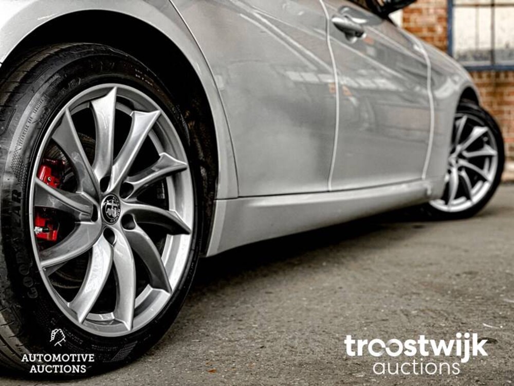 Alfa Romeo Giulia 2.0 T Super Car