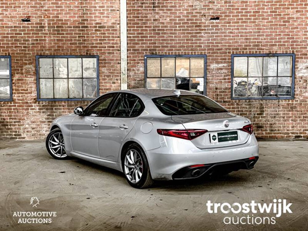 Alfa Romeo Giulia 2.0 T Super Car