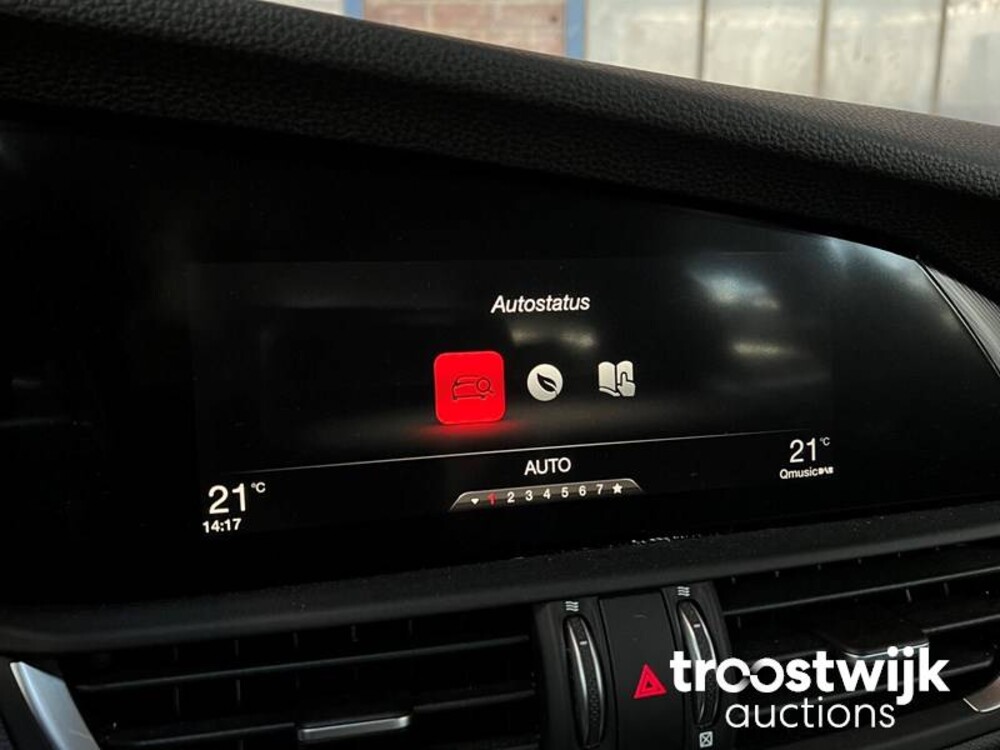 Alfa Romeo Giulia 2.0 T Super Car