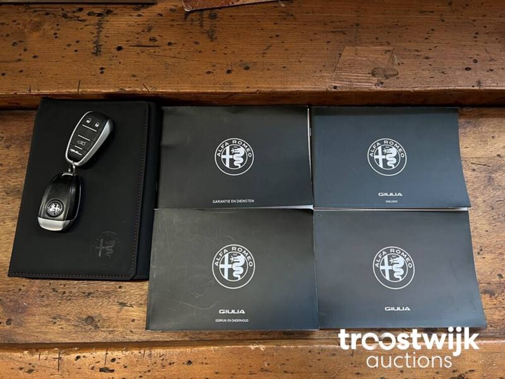 Alfa Romeo Giulia 2.0 T Super Car