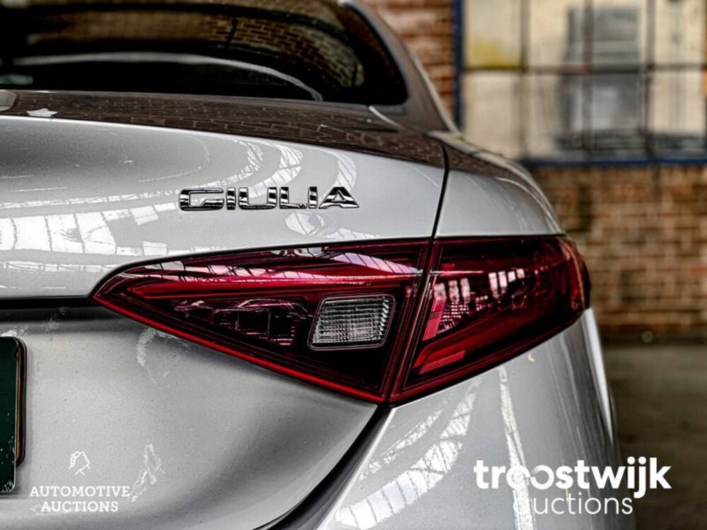 Alfa Romeo Giulia 2.0 T Super Car