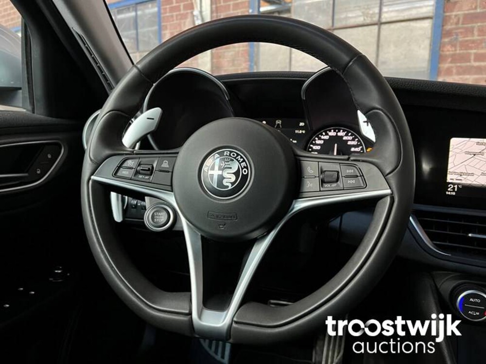 Alfa Romeo Giulia 2.0 T Super Car