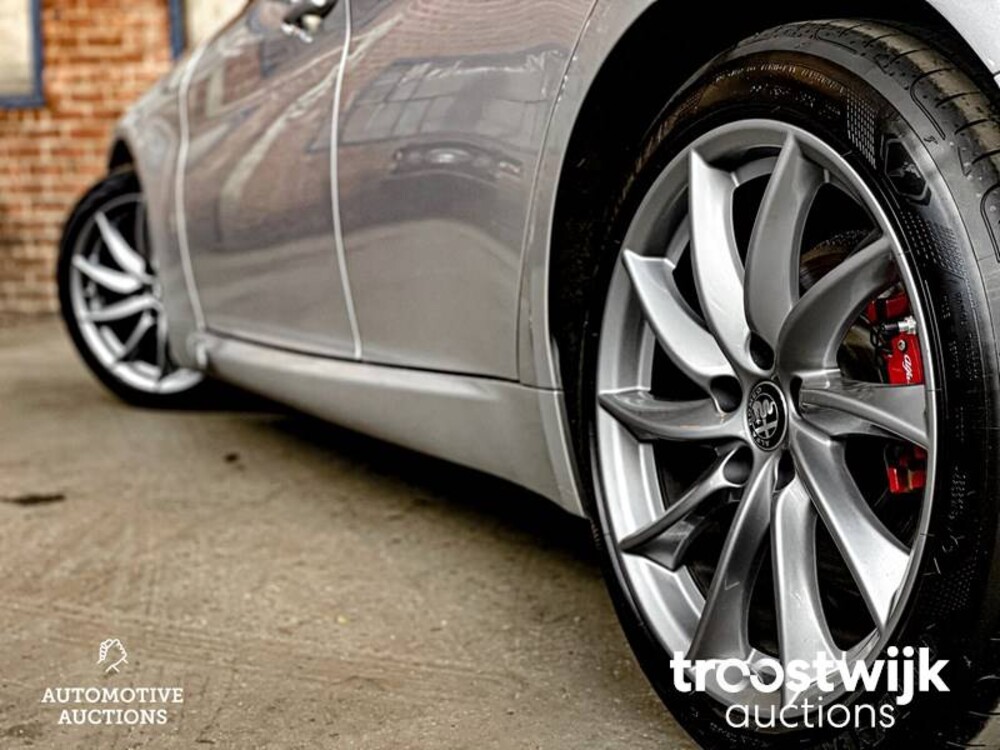 Alfa Romeo Giulia 2.0 T Super Car