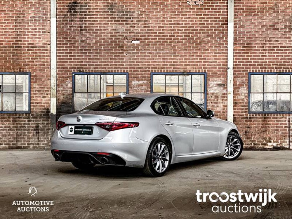 Alfa Romeo Giulia 2.0 T Super Car
