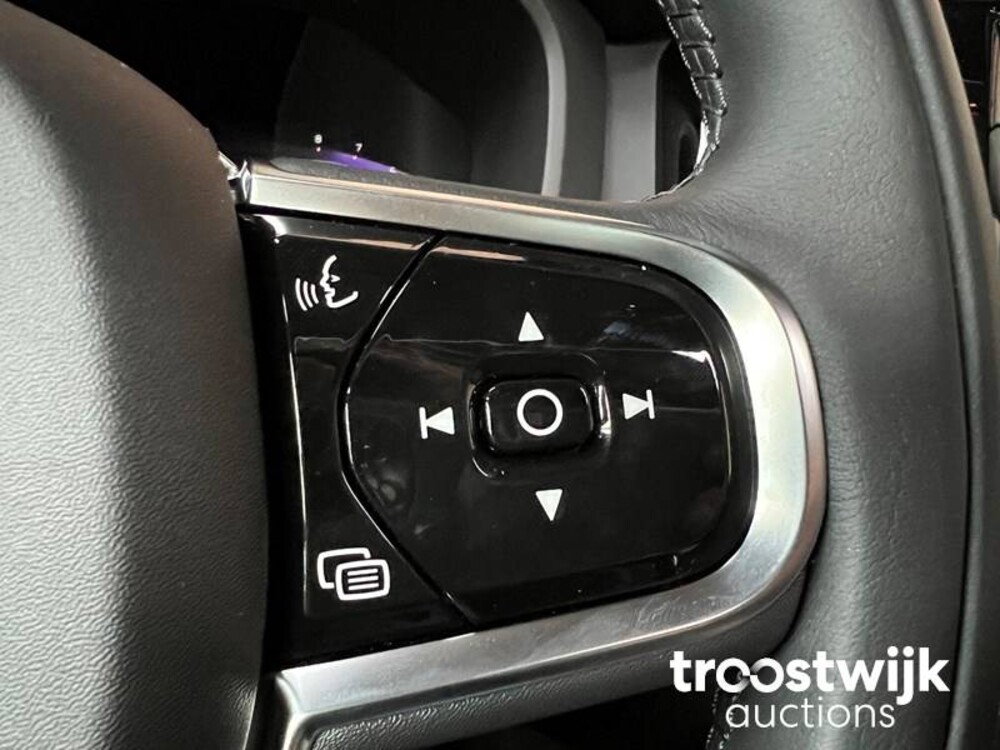 Volvo XC60 2.0 B4 Inscription Car