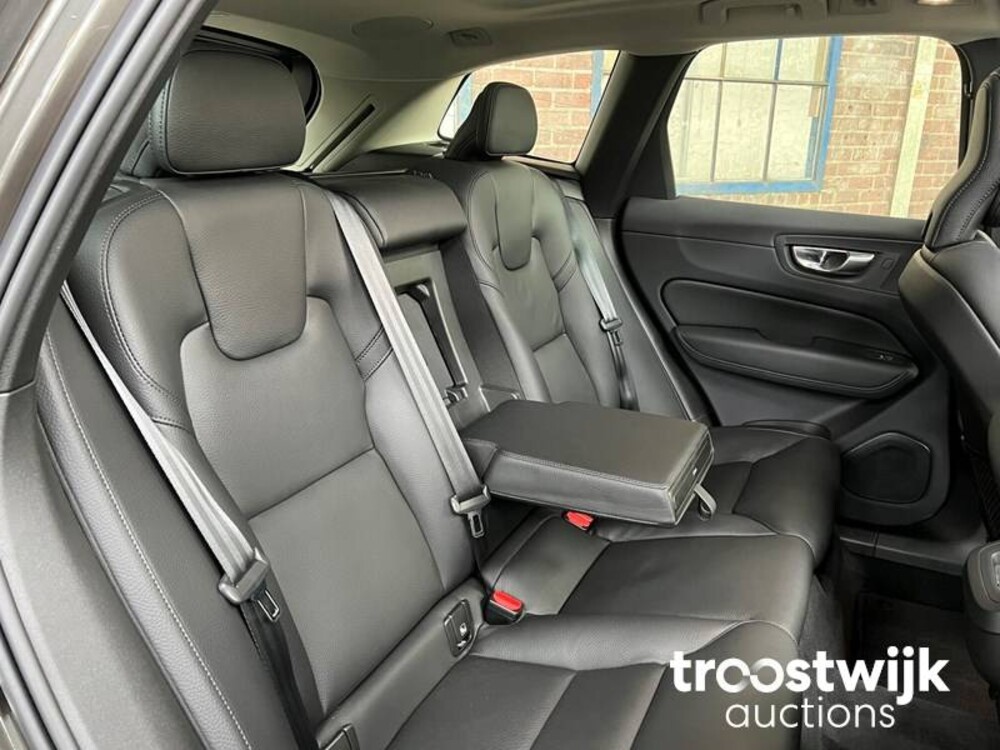 Volvo XC60 2.0 B4 Inscription Car