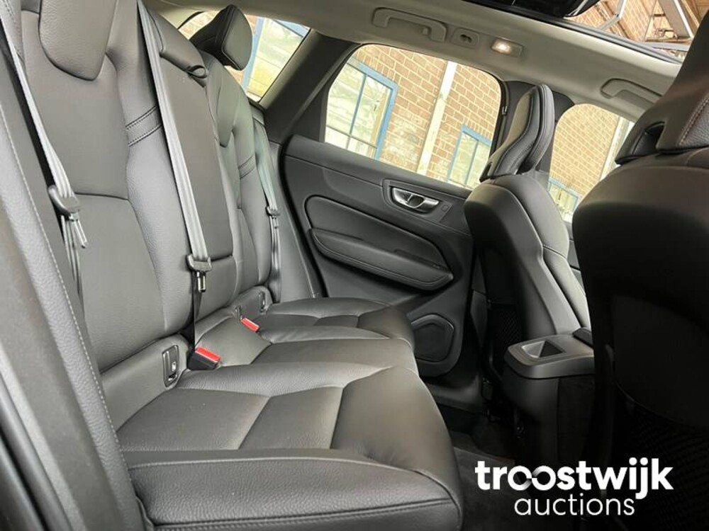 Volvo XC60 2.0 B4 Inscription Car