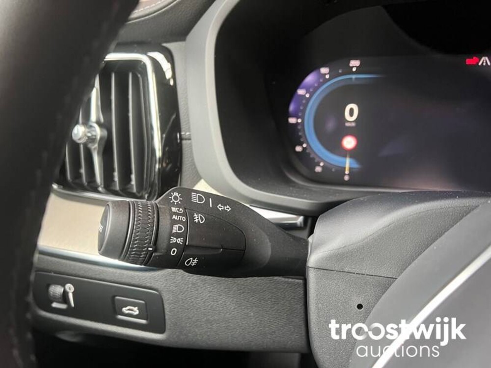 Volvo XC60 2.0 B4 Inscription Car