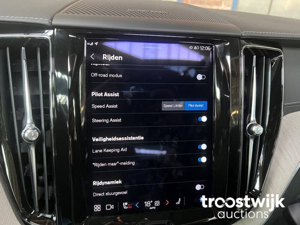 Volvo XC60 2.0 B4 Inscription Car