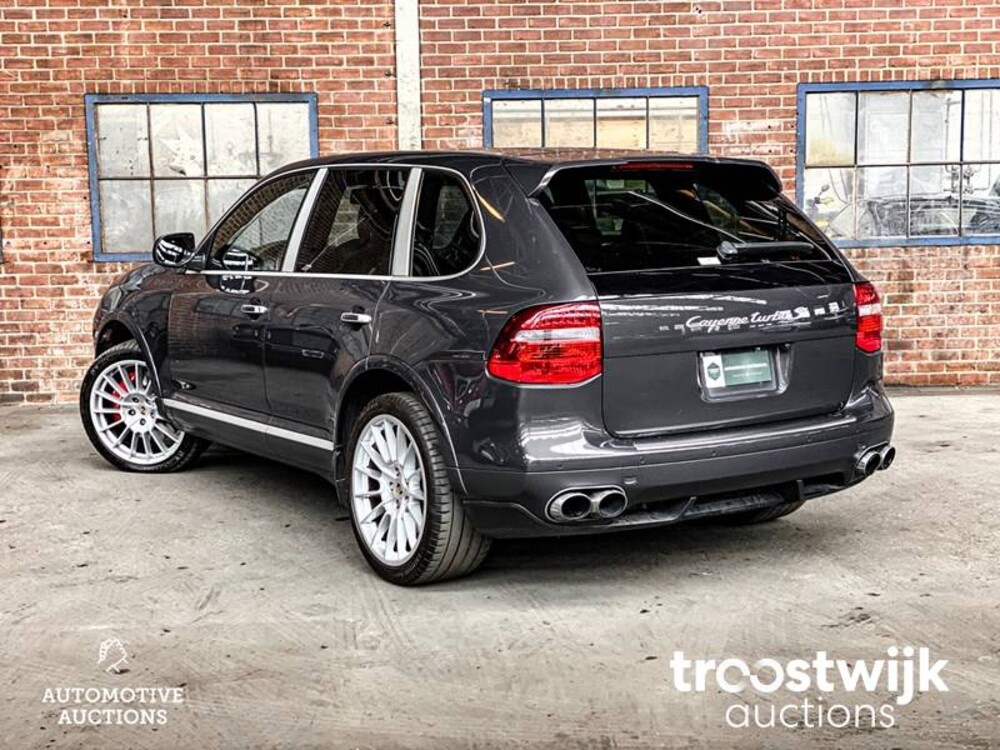 Porsche Cayenne  Turbo S 4.8 V8 Car