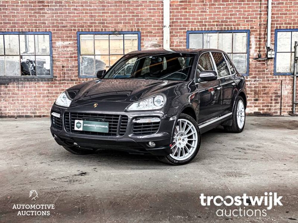 Porsche Cayenne  Turbo S 4.8 V8 Car
