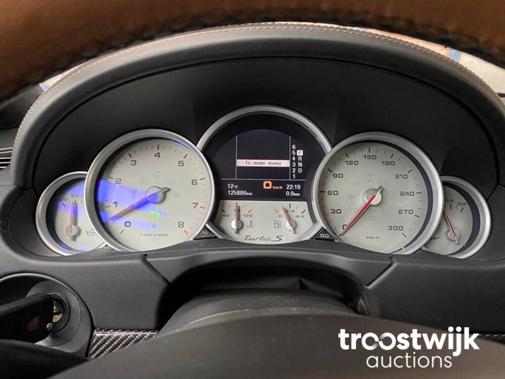 Porsche Cayenne  Turbo S 4.8 V8 Car