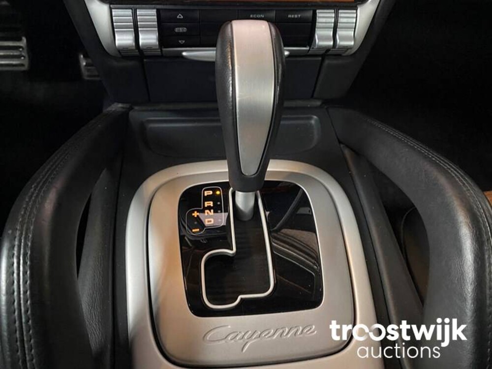 Porsche Cayenne  Turbo S 4.8 V8 Car