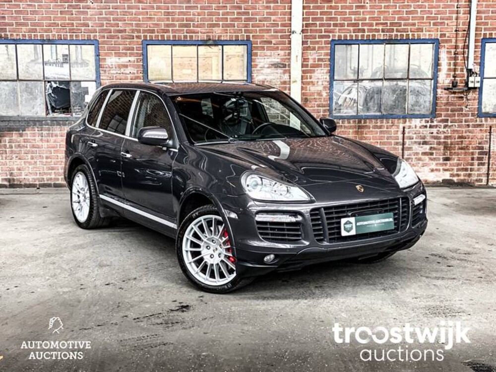 Porsche Cayenne  Turbo S 4.8 V8 Car
