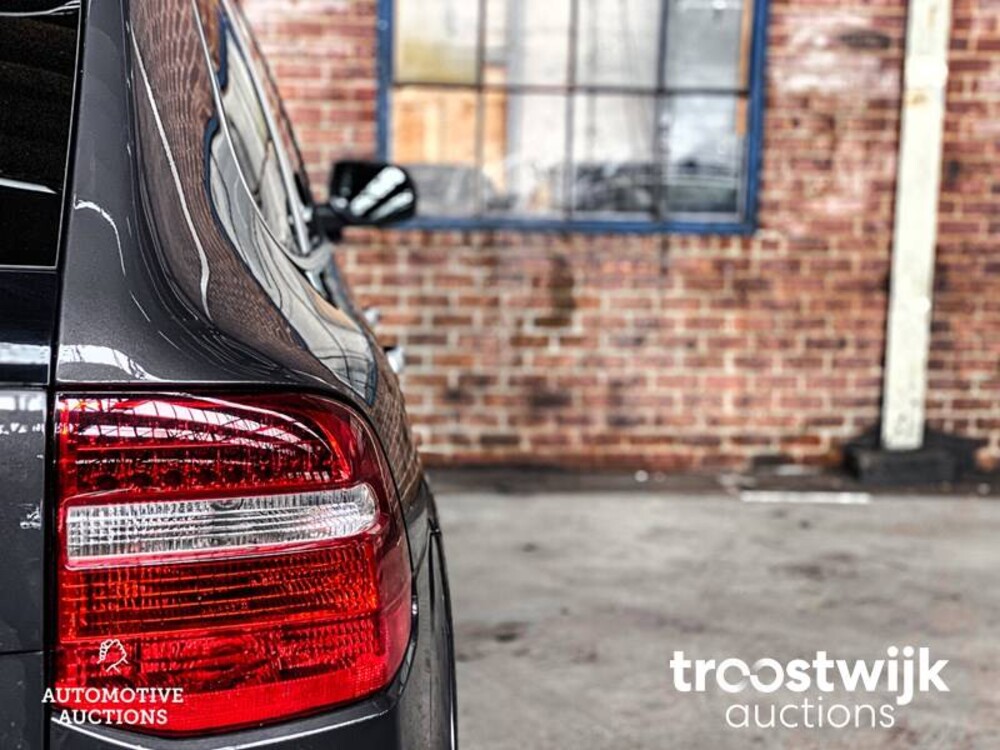 Porsche Cayenne  Turbo S 4.8 V8 Car