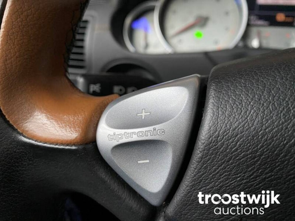 Porsche Cayenne  Turbo S 4.8 V8 Car