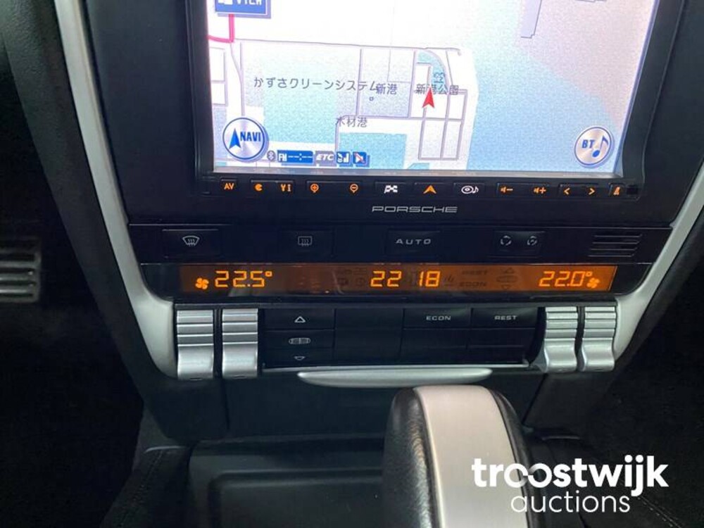 Porsche Cayenne  Turbo S 4.8 V8 Car