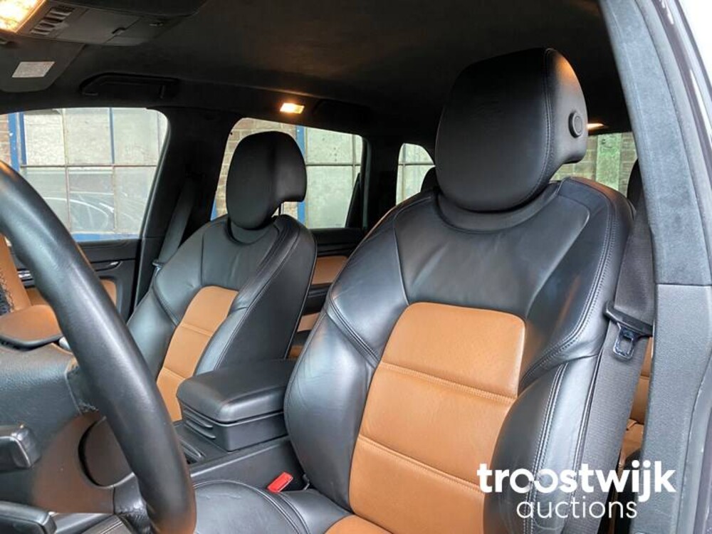 Porsche Cayenne  Turbo S 4.8 V8 Car