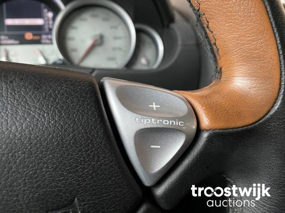 Porsche Cayenne  Turbo S 4.8 V8 Car