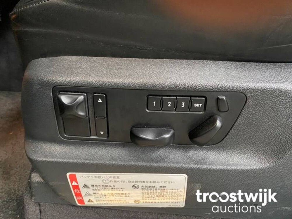 Porsche Cayenne  Turbo S 4.8 V8 Car