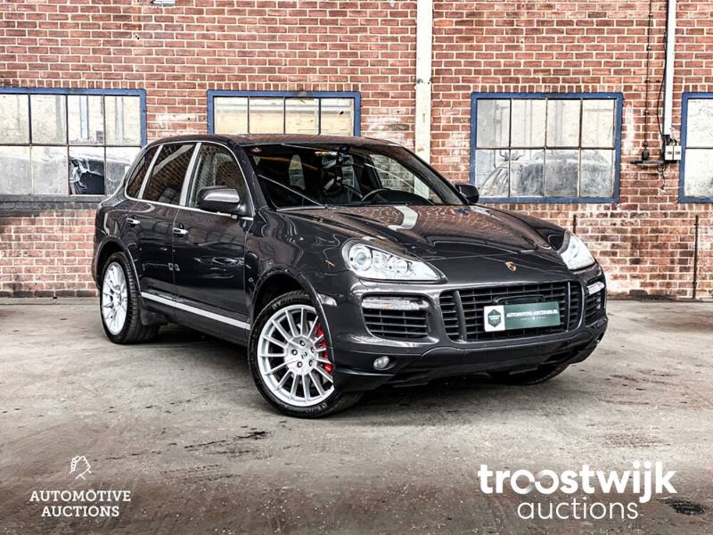 Porsche Cayenne  Turbo S 4.8 V8 Car