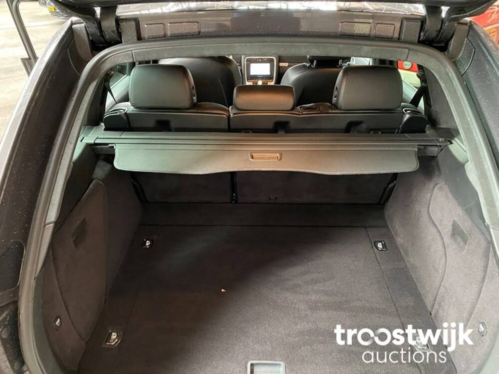 Porsche Cayenne  Turbo S 4.8 V8 Car