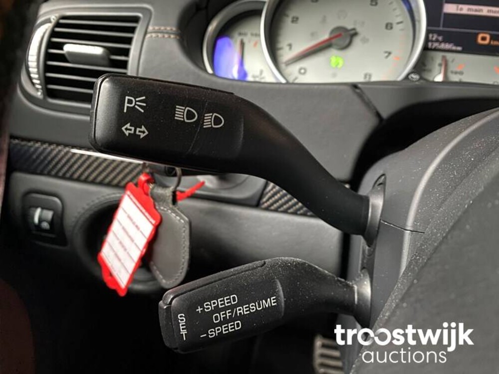 Porsche Cayenne  Turbo S 4.8 V8 Car