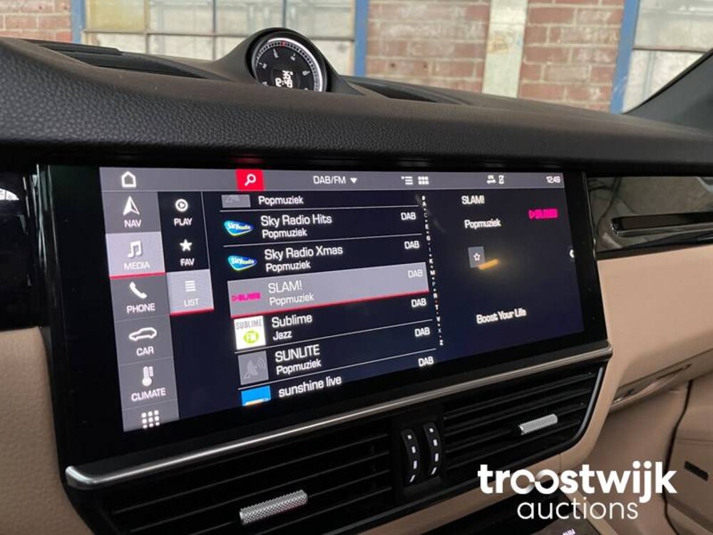 Porsche Cayenne 3.0 V6 Car