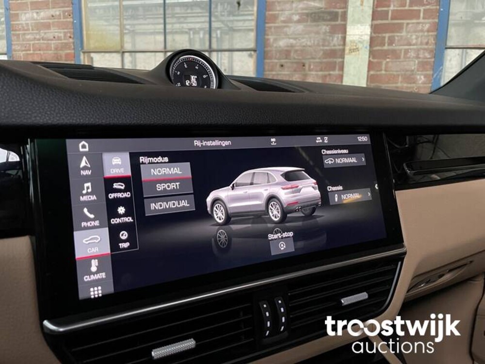 Porsche Cayenne 3.0 V6 Car