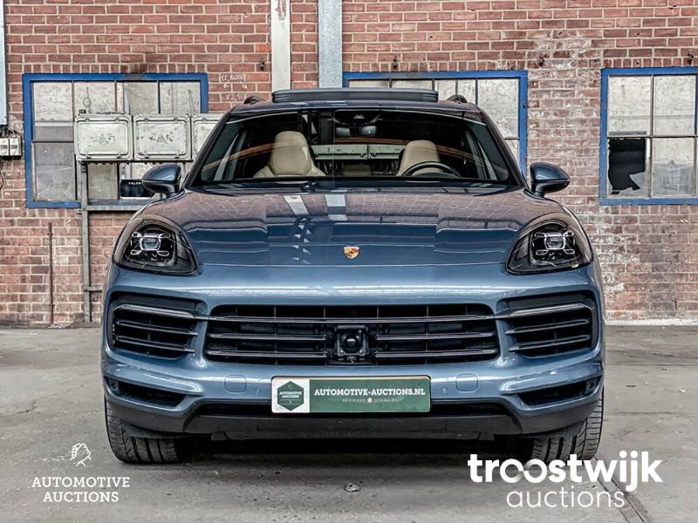 Porsche Cayenne 3.0 V6 Car
