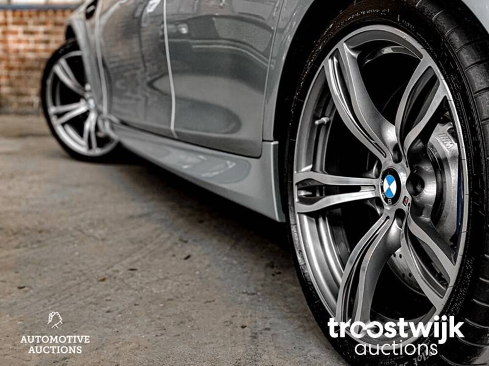 BMW M5 V8 4.4 5-serie Car