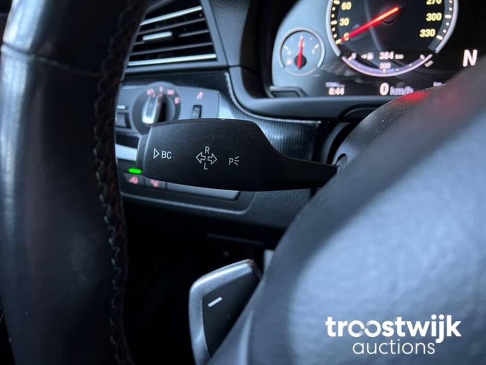 BMW M5 V8 4.4 5-serie Car